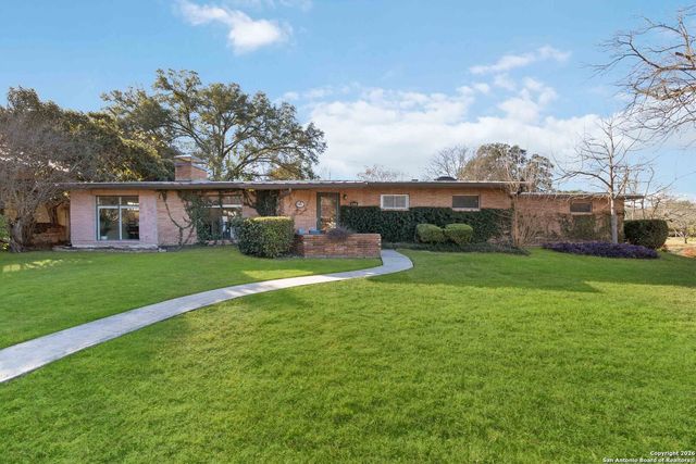 800 Eventide, Terrell Hills, TX 78209