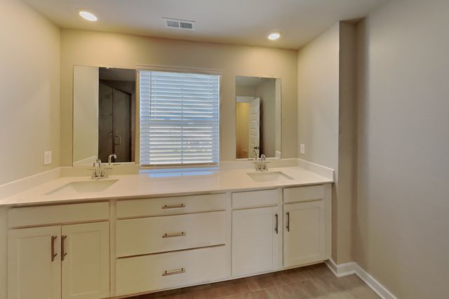 7001 Park Knoll Ln, Mount Juliet, TN 37122