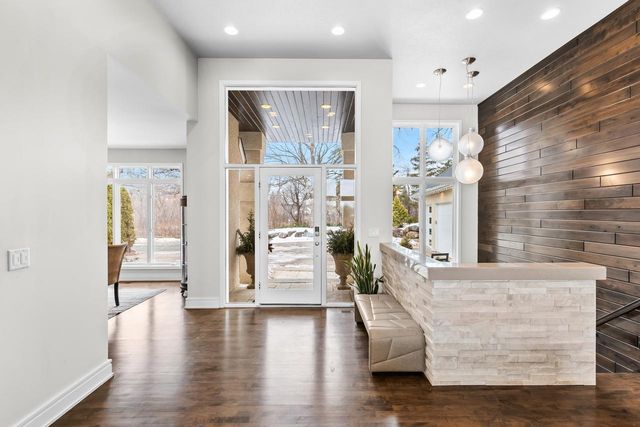 21150 Excelsior Boulevard, Excelsior, MN 55331