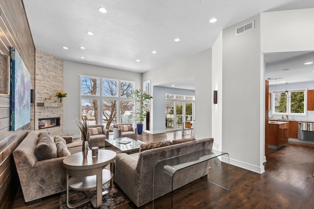 21150 Excelsior Boulevard, Excelsior, MN 55331