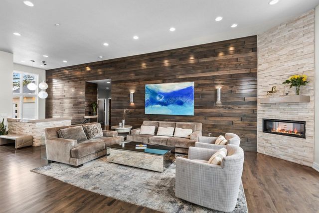 21150 Excelsior Boulevard, Excelsior, MN 55331