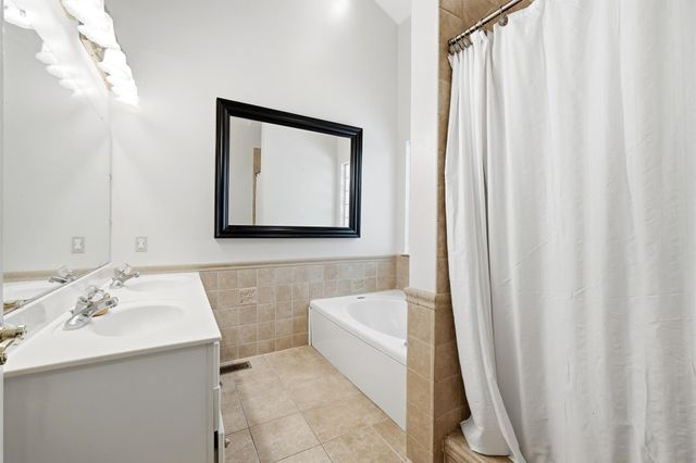 56 Deerfield Dr, Hurricane, WV 25526