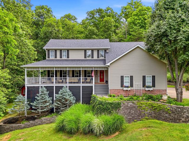 56 Deerfield Dr, Hurricane, WV 25526