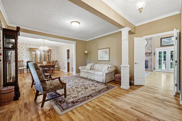 56 Deerfield Dr, Hurricane, WV 25526