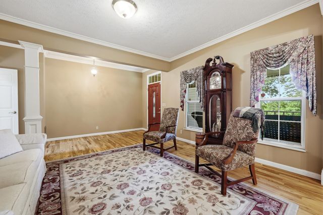 56 Deerfield Dr, Hurricane, WV 25526
