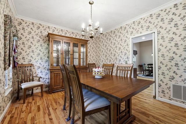 56 Deerfield Dr, Hurricane, WV 25526