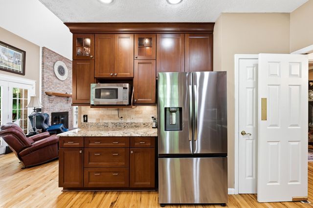 56 Deerfield Dr, Hurricane, WV 25526
