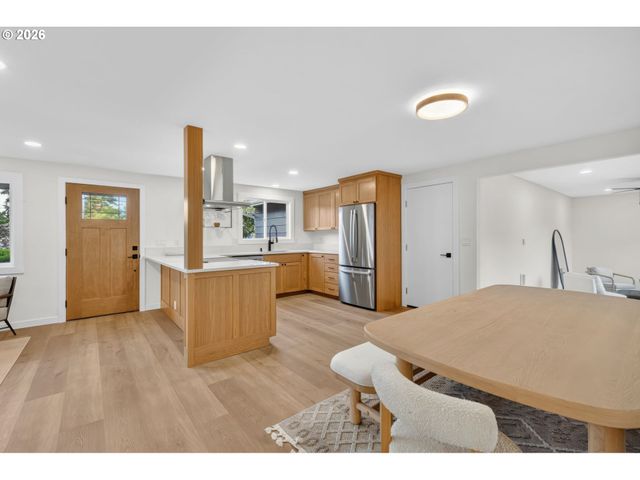 288 SUBURBAN Ave, Eugene, OR 97404