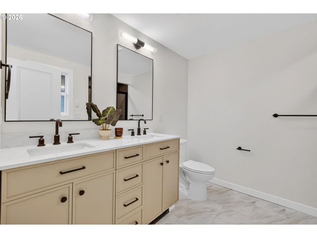 288 SUBURBAN Ave, Eugene, OR 97404