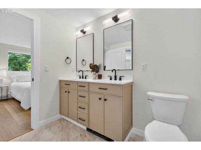 288 SUBURBAN Ave, Eugene, OR 97404