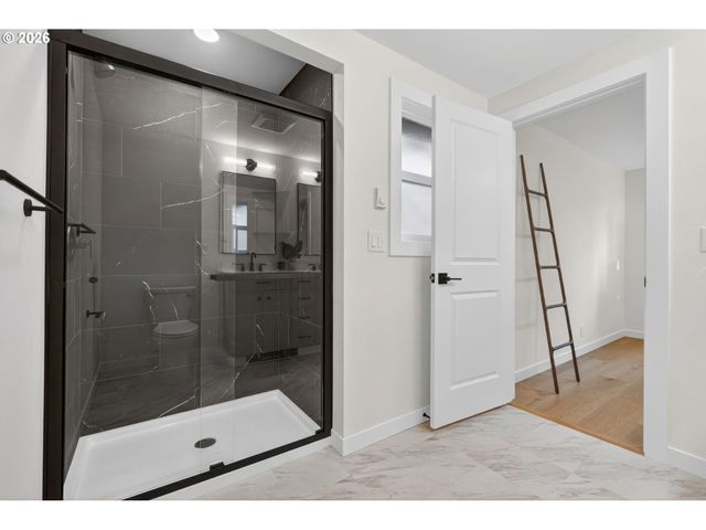 288 SUBURBAN Ave, Eugene, OR 97404
