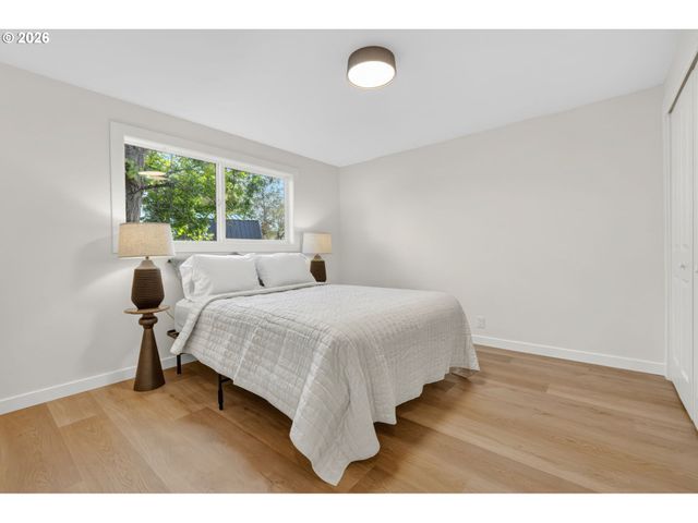 288 SUBURBAN Ave, Eugene, OR 97404