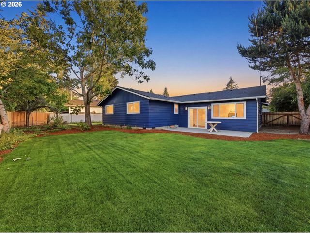288 SUBURBAN Ave, Eugene, OR 97404