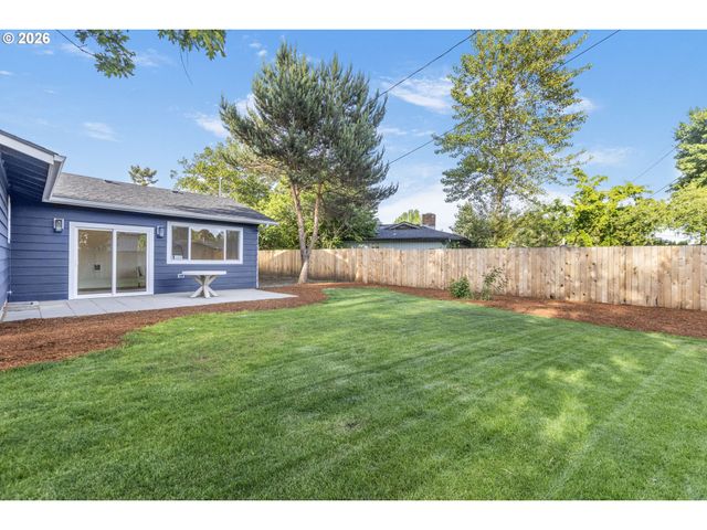 288 SUBURBAN Ave, Eugene, OR 97404