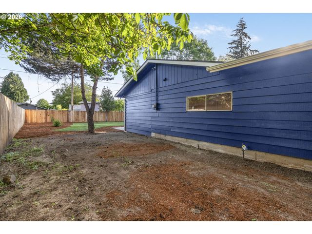 288 SUBURBAN Ave, Eugene, OR 97404