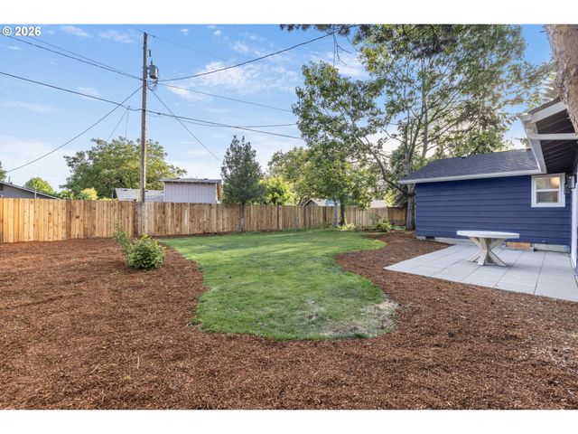 288 SUBURBAN Ave, Eugene, OR 97404