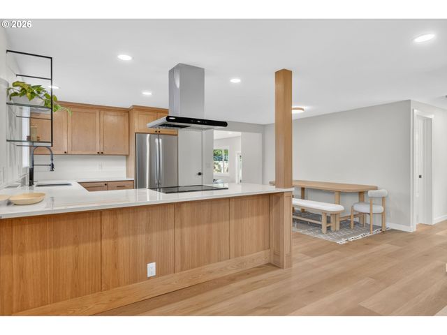 288 SUBURBAN Ave, Eugene, OR 97404