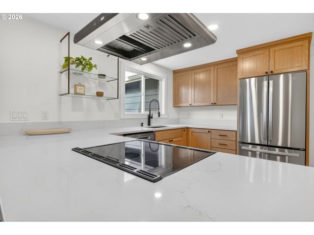 288 SUBURBAN Ave, Eugene, OR 97404