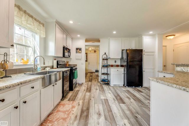 9559 Arnold Drive, Ira, MI 48023