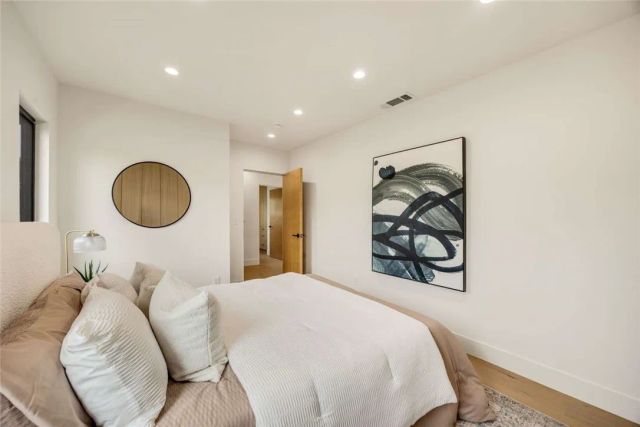 2316 N Parish Place, Burbank, CA 91504