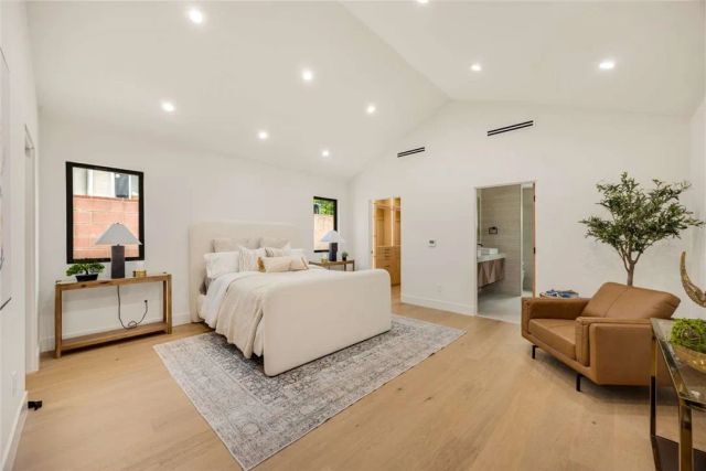 2316 N Parish Place, Burbank, CA 91504