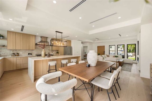 2316 N Parish Place, Burbank, CA 91504
