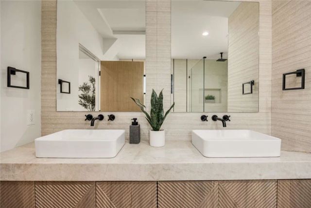 2316 N Parish Place, Burbank, CA 91504