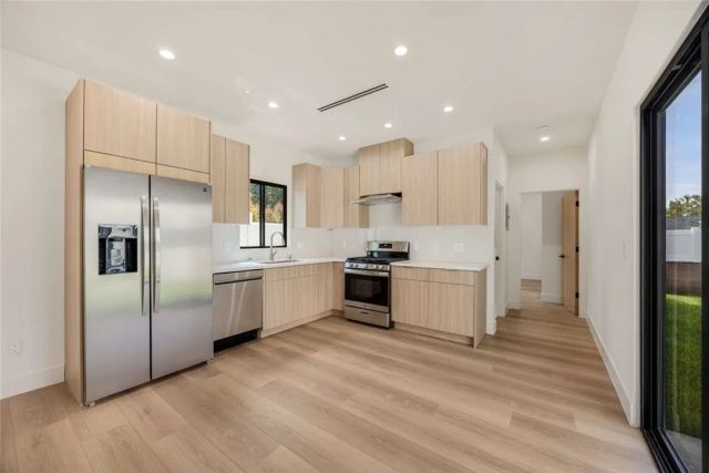 2316 N Parish Place, Burbank, CA 91504