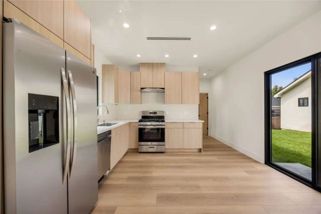 2316 N Parish Place, Burbank, CA 91504