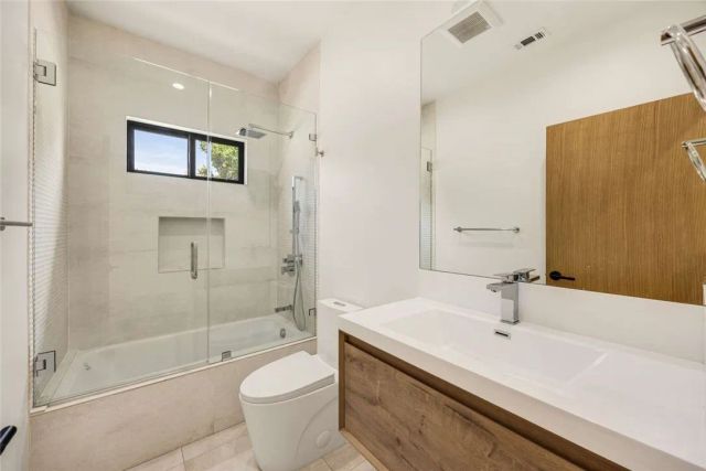 2316 N Parish Place, Burbank, CA 91504