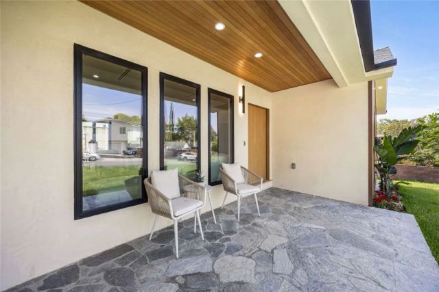 2316 N Parish Place, Burbank, CA 91504