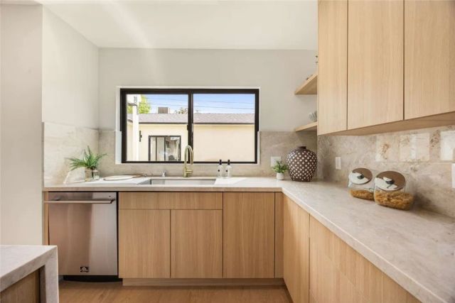 2316 N Parish Place, Burbank, CA 91504