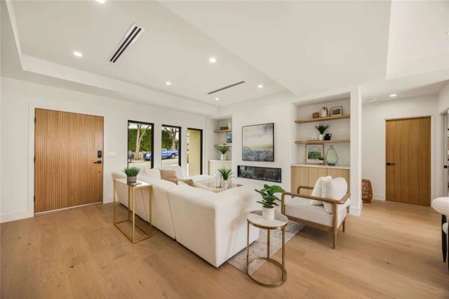 2316 N Parish Place, Burbank, CA 91504