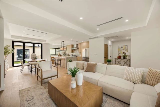 2316 N Parish Place, Burbank, CA 91504