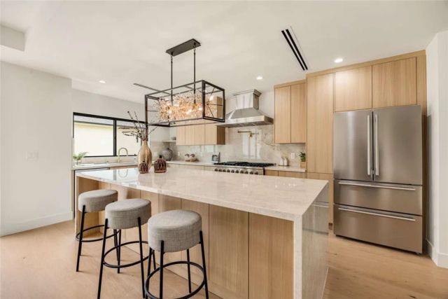 2316 N Parish Place, Burbank, CA 91504