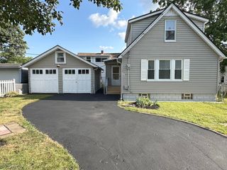 4213 Stickney Avenue, Cleveland, OH 44109