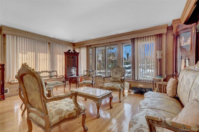 140 Long Drive, Hempstead, NY 11550