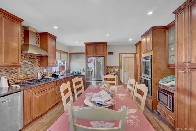 140 Long Drive, Hempstead, NY 11550