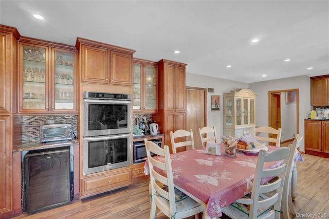 140 Long Drive, Hempstead, NY 11550