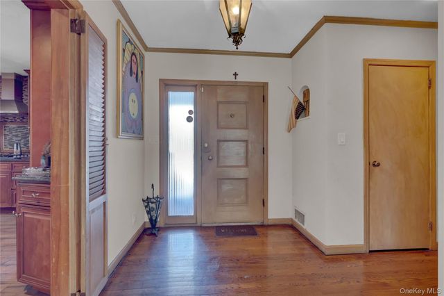 140 Long Drive, Hempstead, NY 11550