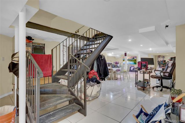 140 Long Drive, Hempstead, NY 11550