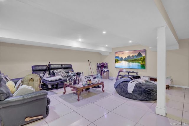 140 Long Drive, Hempstead, NY 11550