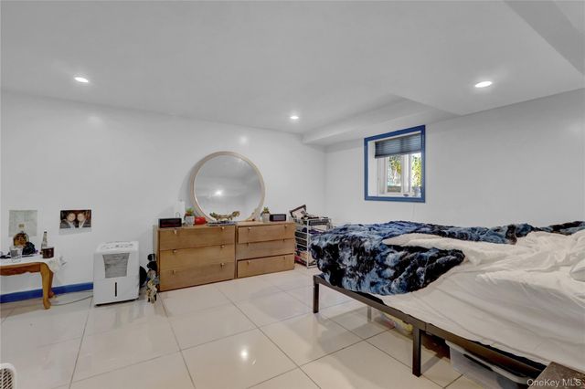 140 Long Drive, Hempstead, NY 11550