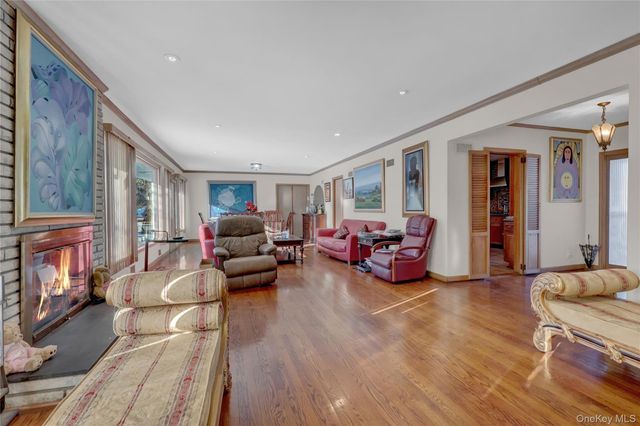 140 Long Drive, Hempstead, NY 11550