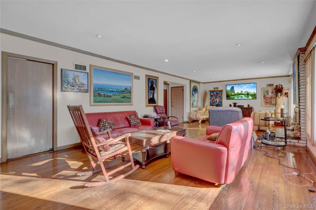 140 Long Drive, Hempstead, NY 11550