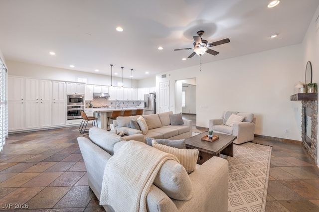 11 Stonemark Drive, Henderson, NV 89052