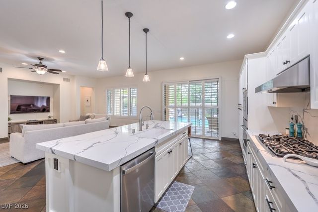 11 Stonemark Drive, Henderson, NV 89052