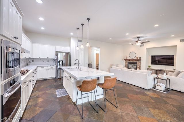 11 Stonemark Drive, Henderson, NV 89052