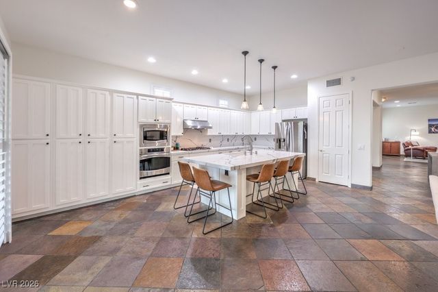 11 Stonemark Drive, Henderson, NV 89052