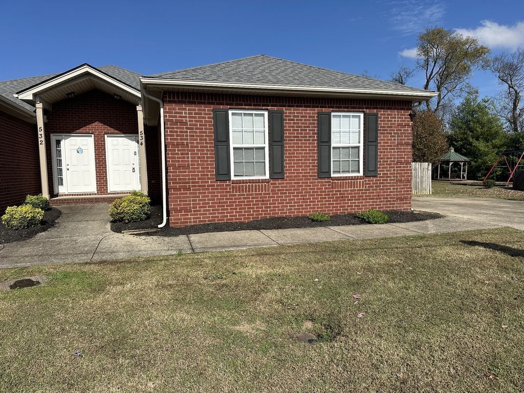 534 Rose Cottage Cir, Gallatin, TN 37066